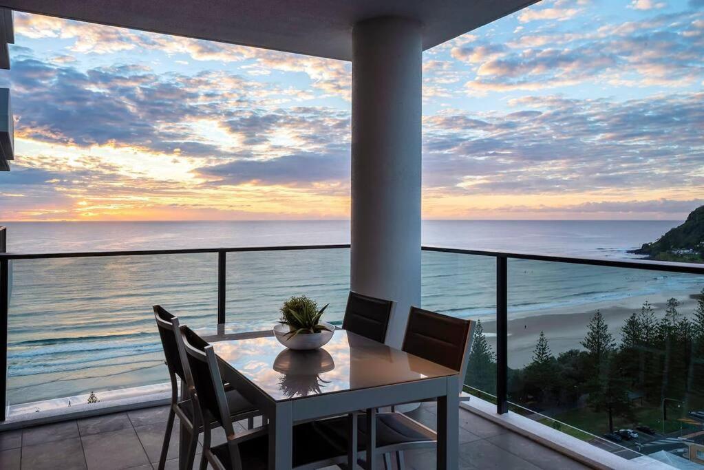 5 Star Beachfront Sky In Prime Location *